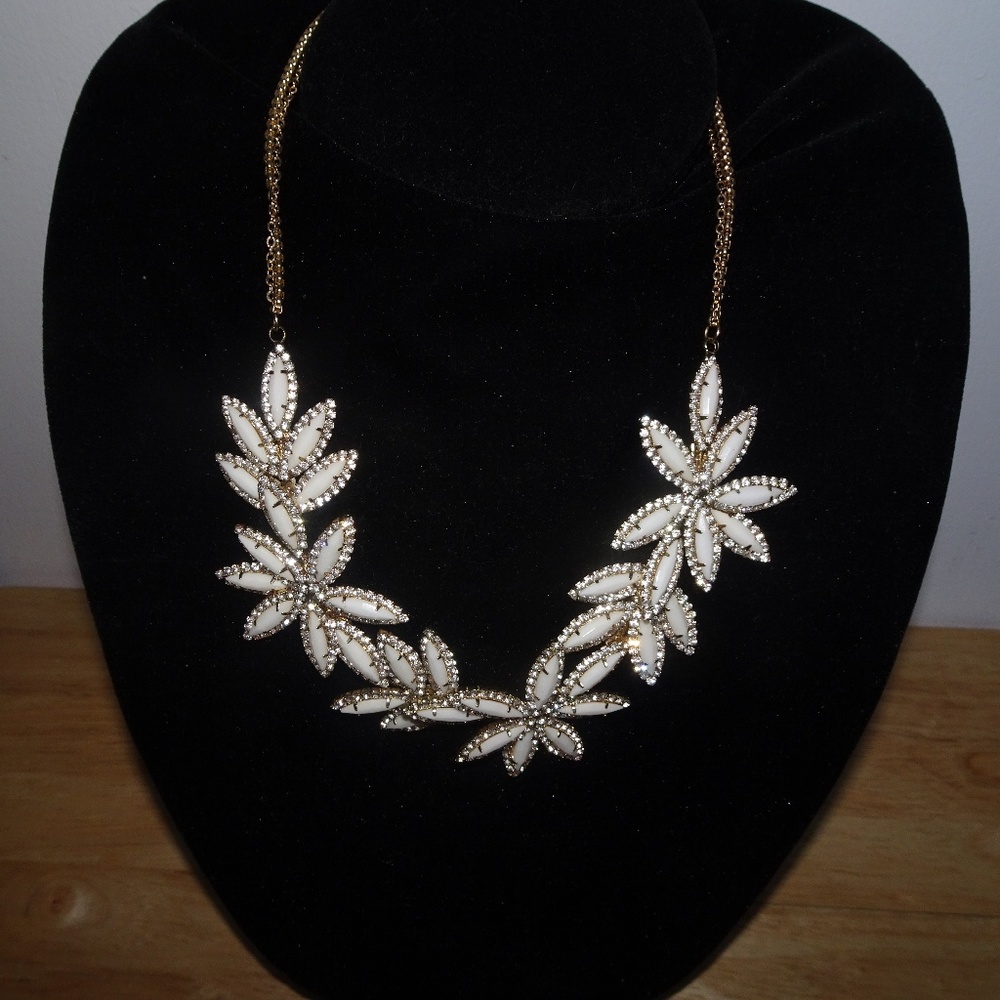 Hang Tag "T" Rhinestone Flower Statement Necklace
